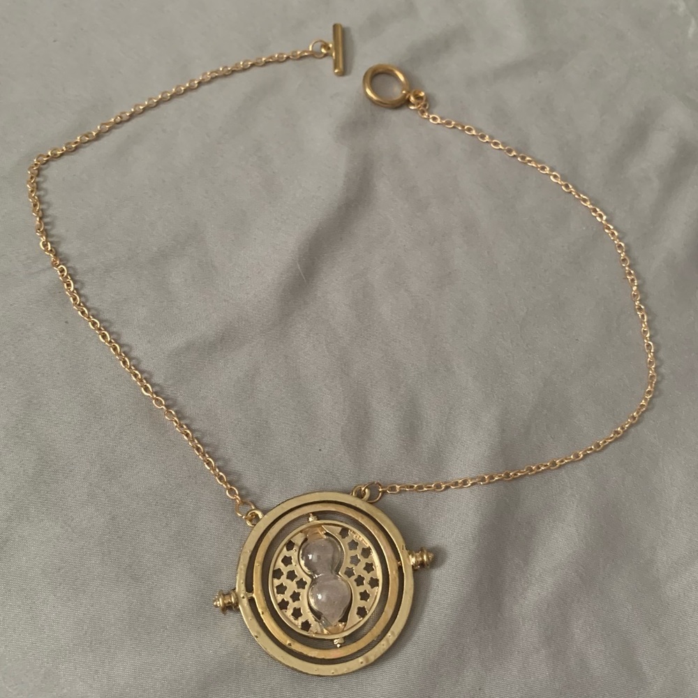 NWOT Harry Potter Time Turner Swiveling Hourglass Rotating Time Necklace Gold